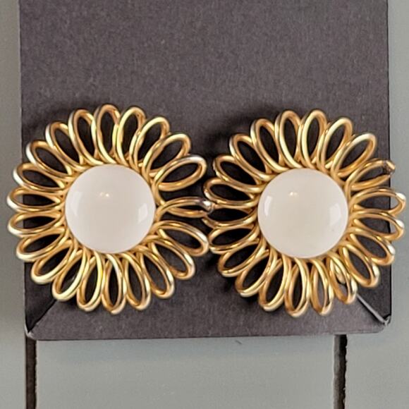 Vintage Emmons Gold Tone White Cabochon Clip-On Earrings Floral Design - Picture 3 of 16